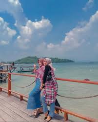 Tiket ini berlaku setiap saat, baik hari biasa maupun akhir pekan. Pantai Mutun Akses Dan Harga Tiket Masuk Terbaru Trip Jalan Jalan