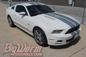 Black And White Mustang Gt White With Black Stripe 2013 Ford Mustang Gt Sigh Somday Ford Mustang Gt Ford Mustang Ford Gt