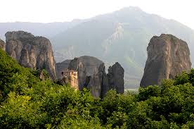 Sie möchten mehr von diesem herrlichen fleckchen erde sehen, neben glitzernden sandstränden auch flora und fauna bewundern? Meteora Thessalien Pilgerweg Durch Eine Mystische Landschaft