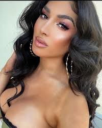 Erika La's Instagram, Twitter & Facebook