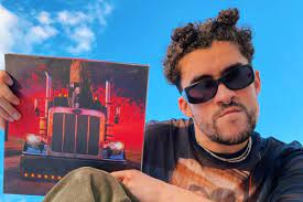 En octubre de 2020 bad bunny lanzó dakiti (2020) junto a jhay cortez, este fue el single promocional de su curto álbum de estudio, el último tour del mundo (2020). Bad Bunny Hace Historia En La Lista Billboard 200 Con Su Ultimo Disco Integramente En Espanol Cultura