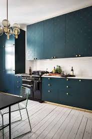 Deco Bleu Petrole Dans Toutes Les Pieces Clem Around The Corner Interieur Moderne De Cuisine Interieur De Cuisine Armoires Cuisine Modernes