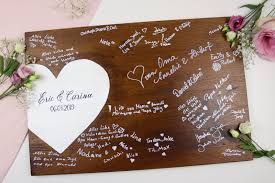 Das gästebuch der hochzeit dient dem brautpaar auch jahre später noch als schöne erinnerung zur hochzeit wünschen wir euch von herzen alles gute. Diy Ausgefallenes Gastebuch Zur Hochzeit Ganz Einfach Selber Machen