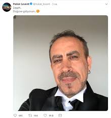 Haluk levent, tüm düzeni ve çıkarı paradan yana kaymış olan bu kirli camiada farklı olmak adına çırpınıyor. Haluk Levent Down Sendromlu Hayranini Mutlu Etti
