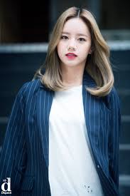 Lee dam 22 yo (이담 22세). Lee Hyeri Android Iphone Wallpaper 121977 Asiachan Kpop Image Board Kpop Short Hair Girl S Day Hyeri Lee Hyeri