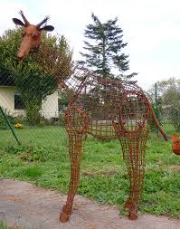 Naturfreunde und gartenliebhaber können schon zum günstigen preis tierfiguren kaufen und das eigene umfeld im garten verschönern. Junge Giraffe 3d Lebensgross Xl 150x130cm Eisen Rost Edelrost Metall Tier Garten Kaufen Bei Dekowelt Walter Boleso