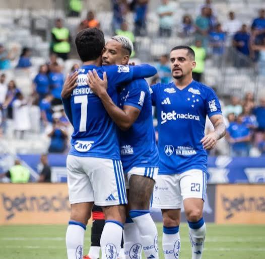 Sob protestos da torcida, Cruzeiro vence o Athletico-PR no Mineir&atilde;o | Esportes | O Liberal