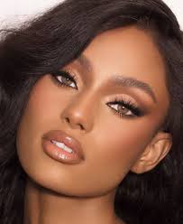 Hi everyone! My name is Paige! I've been an Esthetician for several years  now I specialize in makeup and skincare! If your in need of a makeup artist  for you big day