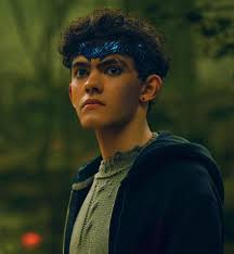 Joe Locke confirms he signed a multi-year contract with Marvel Studios to  play Wiccan. “When I signed my contract, I signed for my whole life.” (via  theplaylist.net/joe-locke-reve…)