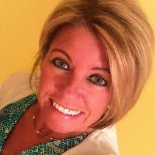 Becky Munger's Instagram, Twitter & Facebook