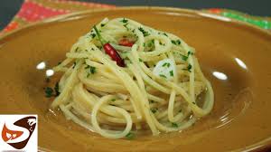 Spaghetti Aglio Olio E Peperoncino Primi Piatti Sfiziosi E Veloci Youtube Pates