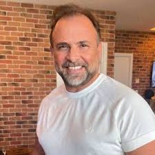 Warning about scammers using fake profiles