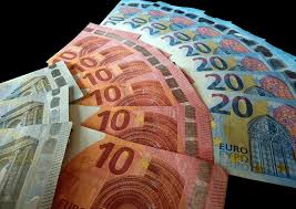Sembra ormai certa l'introduzione della quota 100 nella legge di bilancio l'introduzione della quota 100 per il momento è data quasi per certa e le ultime notizie in merito alla riforma delle pensioni confermano le regole sui. 1kkveke4s91m1m