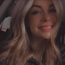 Who does acrylic nails in their home in Conroe?