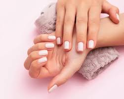 چگونه از ناخن‌های کاشته‌شده خود مراقبت کنیم تا دوام بیشتری داشته باشند؟