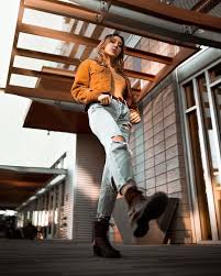 Check out these lifestyle articles for great tips and tricks. Vibrant Fashion And Lifestyle Photography By Austin Lushinski Portretfotografie Fotografie Tiener Fotografie