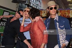 June 19 2001 Stone Temple Pilots In New York City On The Day Their New Album Shangri La Dee Da Was Released Photo By Stone Temple Pilots Scott Weiland Photo