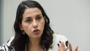 Feijóo se compromete a no utilizar el Falcon para ningún acto político de  su partido si llega al Palacio de la Moncloa