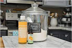 Kimyasal alerjisi olan ya da ev temizliğinde doğal ürünleri tercih edenler için ucuz pratik muhteşem bir çözümüm var. El Yapimi Cok Amacli Yuzey Temizleyici En Iyi Hediye Fikirleri