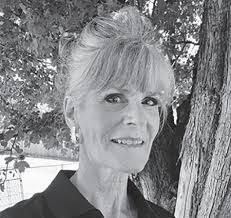 Marianne Mohr's Instagram, Twitter & Facebook