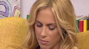 Η αριστοκράτισσα του 11ου αιώνα που ίππευσε γυμνή. H Ntoretta Papadhmhtrioy Apoxaireta Th Xrysa Sphliwth Irafina