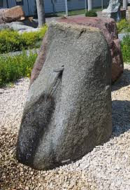 Quellstein Fur Den Garten Brunnencenter Allgau In 2020 Quellstein Steinbrunnen Granit