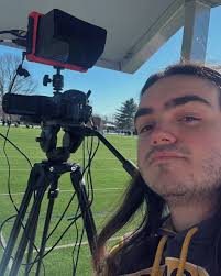 Dean College Broadcasting Team (@dcsportsbroadcasting) • Instagram photos  and videos