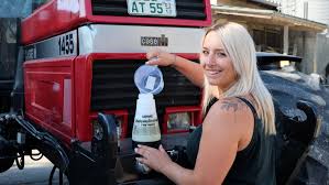 Alina pash дебютувала із піснею bitanga із закарпатською говіркою. Sonax Truck Schlepper Reinigung Bei Alina Letzten Facebook