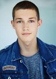 Ivo kortlang (toni vogel), danian hardung (jonas till neumann), timur bartels (alex breidtbach), nick der termin für die zweite staffel von club der roten bänder steht fest: Damian Hardung Privat Ist Der Hochbegabte Club Der Roten Bander Star Vergeben News De