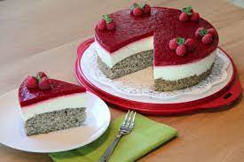 Das fladenbrot des frühen mittelalters gilt als ursprung von lebkuchen und stollen. Himbeer Jogurt Mohn Torte Leckere Torten Kuchen Und Torten Rezepte Kuchen Und Torten