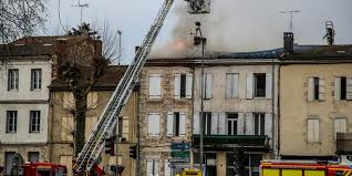 Un message retrouvé d'après sud ouest, le père de la jeune fille a expliqué qu'elle était harcelée. Faits Divers Page 139