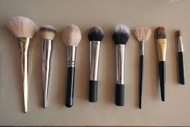 a pro guide to makeup brushes for the