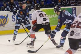 Après des saisons difficiles, la section hockey sur glace de l'acbb retrouve quelques couleurs en ce début de championnat de division 3. Hockey D1 Les Remparts A Leur Tour Touches Par Le Covid 19