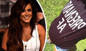We have all the details you need about her. Teen Mom 2 S Chelsea Houska Flaunts Growing Baby Bump In Top Daily Mail Online