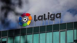 هداف الدوري الإسباني لكرة القدم هو لقب يقدم سنوياً من قبل رابطة الدوري الإسباني لكرة القدم (بالإسبانية: ØªØ±ØªÙŠØ¨ Ù‡Ø¯Ø§ÙÙŠ Ø§Ù„Ø¯ÙˆØ±ÙŠ Ø§Ù„Ø¥Ø³Ø¨Ø§Ù†ÙŠ Ø¨Ø¹Ø¯ Ù†Ù‡Ø§ÙŠØ© Ø§Ù„Ø¬ÙˆÙ„Ø© Ø§Ù„Ø³Ø§Ø¯Ø³Ø© Ø¨Ø·ÙˆÙ„Ø§Øª