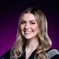 Andrea Bray's Instagram, Twitter & Facebook