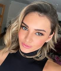 Daisy Grace's Instagram, Twitter & Facebook