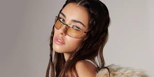 Here's everything you need to know about the madison beer/cosmetic surgery drama and those pictures of her hiding behind a bush. Madison Beer S New Boyshit Single Release Hypebae