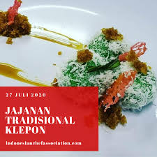 Yen dipangan, gula jawa ing njero klepon muncrat lan ngasilake rasa legi. Article Jajanan Tradisional Klepon Indonesian Chef Association