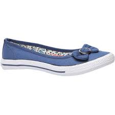 North star is a popular brand from the bata the code number of this shoe is 5816087. Buy North Star Women S Blue Smart Casuals Shoes Online 499 From Shopclues