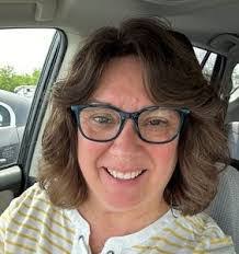 Rachel Wines's Instagram, Twitter & Facebook