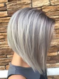 Silber Haare Grau Haarfarbe Strahnen Long Bob Frisur Haare Silber Farben Haartrends Grau Haarfarbe Grey Haare Bob Silbergraue Haare Silberblonde Haare