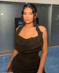 She rose to fame in 2007 on keeping up with the kardashians, her family's e! Kylie Jenner Shares Photo Of Her Kuwtk Reunion Look While Teasing The Family S Tell All Interview Geeky Craze