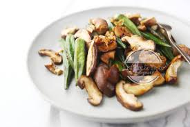 Selain opor ayam, rendang ada berbagai variasi masakan semur yang berkembang hingga saat ini, salah satunya yang paling populer adalah resep semur daging sapi yang melegenda. Resep Tumis Okra Dan Jamur Shiitake Just Try Taste