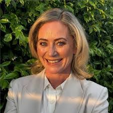 Joanne Bowen's Instagram, Twitter & Facebook