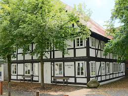 Das heimathaus in schönster blütenpracht. Heimathaus Offentliche Einrichtungen Unser Verl