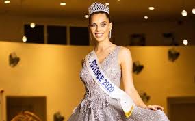 Miss france 2021 a vu le sacre d'amandine petit le samedi 19 décembre 2020. Miss France 2021 Runner Up Faces Anti Semitic Hate Over Israeli Father
