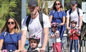 Best known as the wife of welsh professional soccer player gareth bale. Gareth Bale Enjoys Some Quality Family Time With His Fiancee Emma Rhys Jones And Their Daughters Daily Mail Online