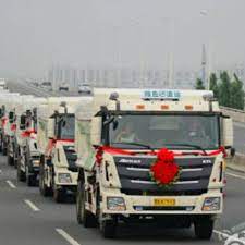 Mobil dump truck ialah alat angkutan barang barang atau material dari jarak menengah maupun jarak jauh, mobil dump truck ini sangat nyaman untuk dikendarai maka dari itu sangat disukai oleh para sopir atau driver mobil dam truk banyak digunakan oleh para bisnisman foto dump truck hino. Keren Prewed Di Mobil Truk Gallery Pre Wedding
