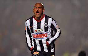 | | humberto suazo | | | | |suazo playing f. El Chupete Suazo Cuelga Las Botas Marca Com
